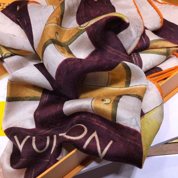 Louis Vuitton Scarf LVC00483